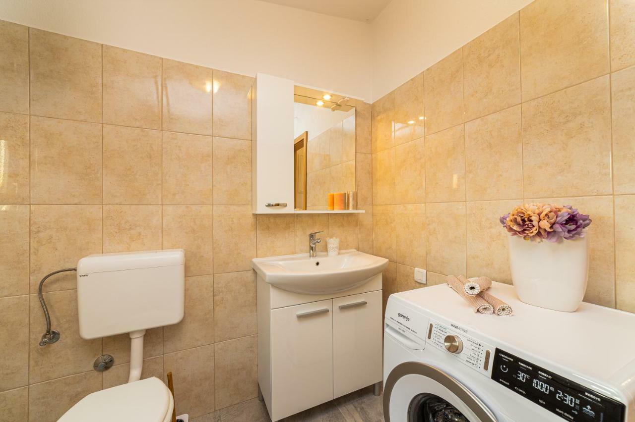 Guest House Pelja Plano ภายนอก รูปภาพ